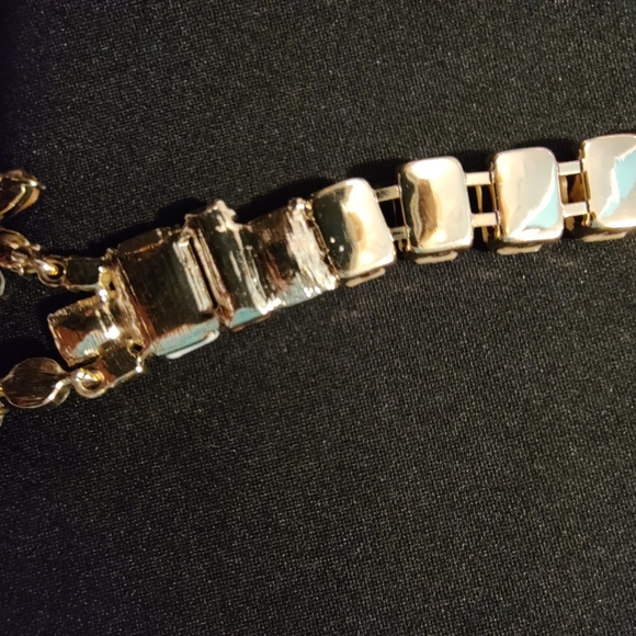 Daisy necklace. New. - Picture 3 of 14